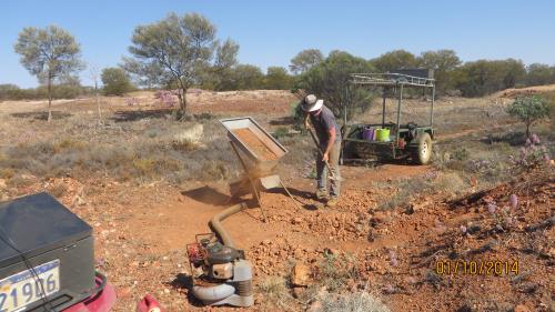 Gerry Using the Keens Dryblower